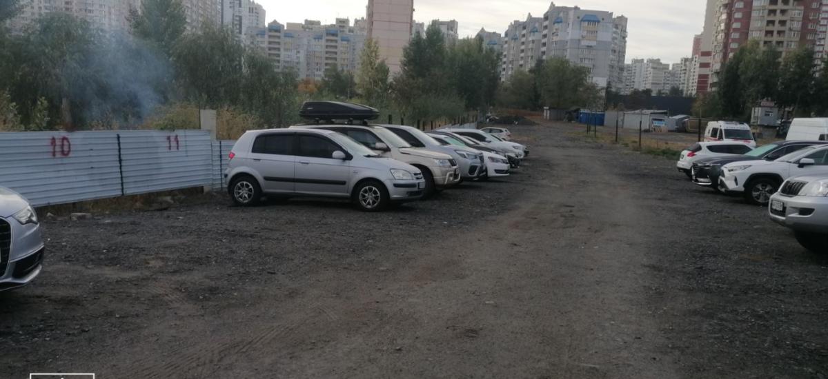 Туалет-привид на 180 мільйонів: як під носом у Кличка "віджимають" 3 гектари землі на Позняках