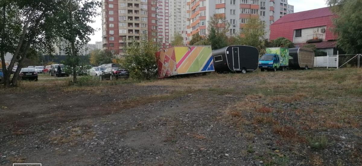 Туалет-привид на 180 мільйонів: як під носом у Кличка "віджимають" 3 гектари землі на Позняках