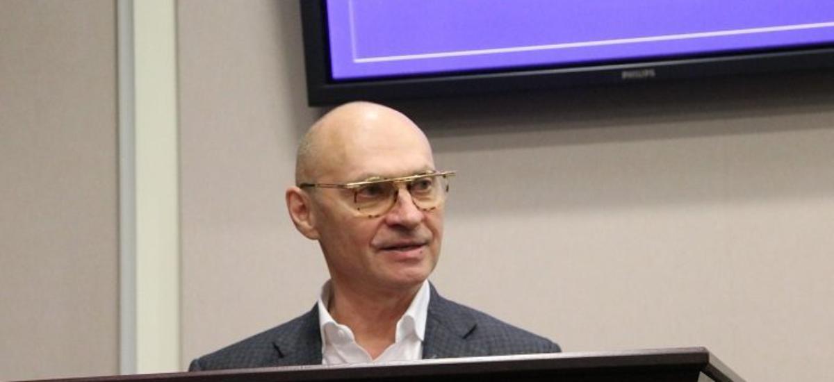 ⚡️ Втеча «гаманця Чернишова»: як ексголова Київоблради Олександр Скляров зняв із себе мандат, щоб залишити країну