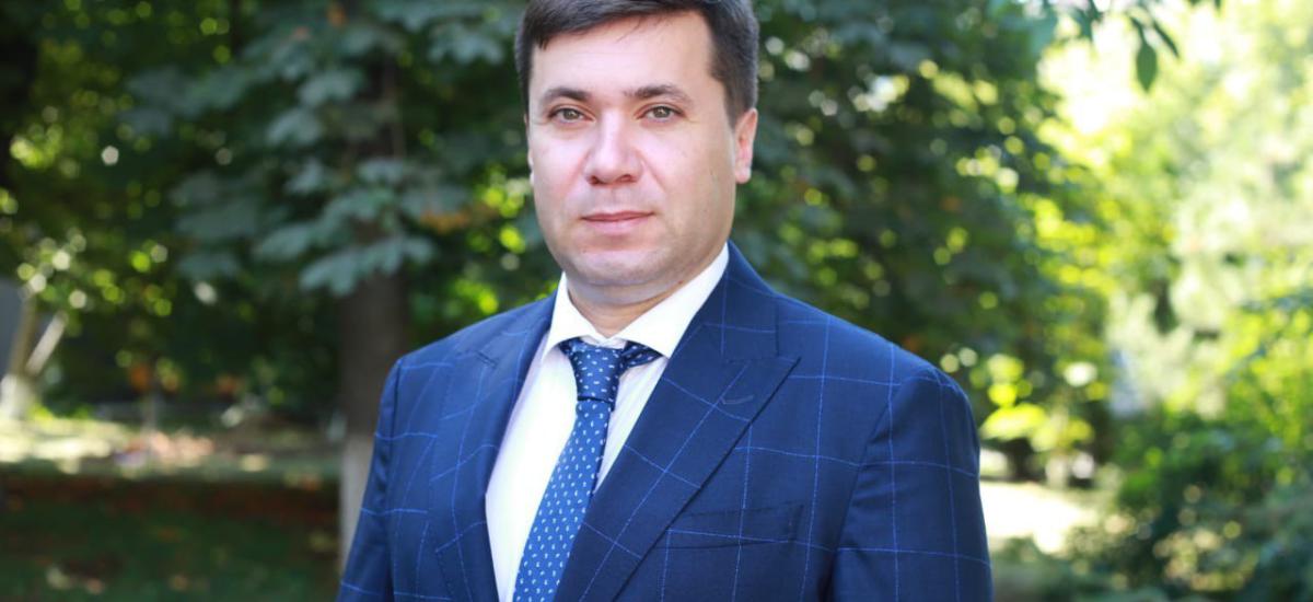 Критика «туалетних схем» на словах та підтримка у Київраді на ділі: скандали довкола лідера київських «слуг» Андрія Вітренко