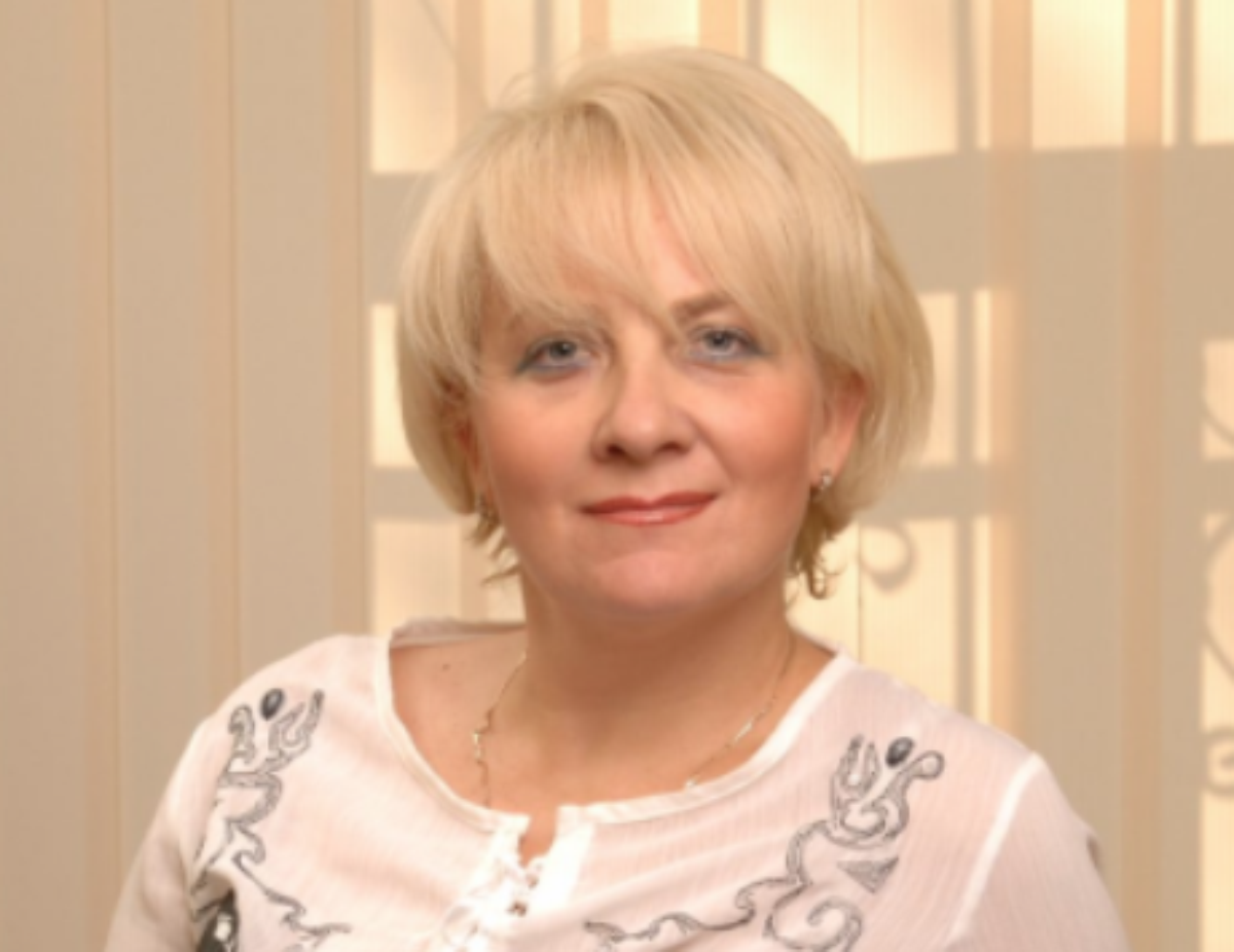 2 квартири, 3 машини і будинок придбала за рік українка Марина Корнієнко яка живе на допомогу з безробіття