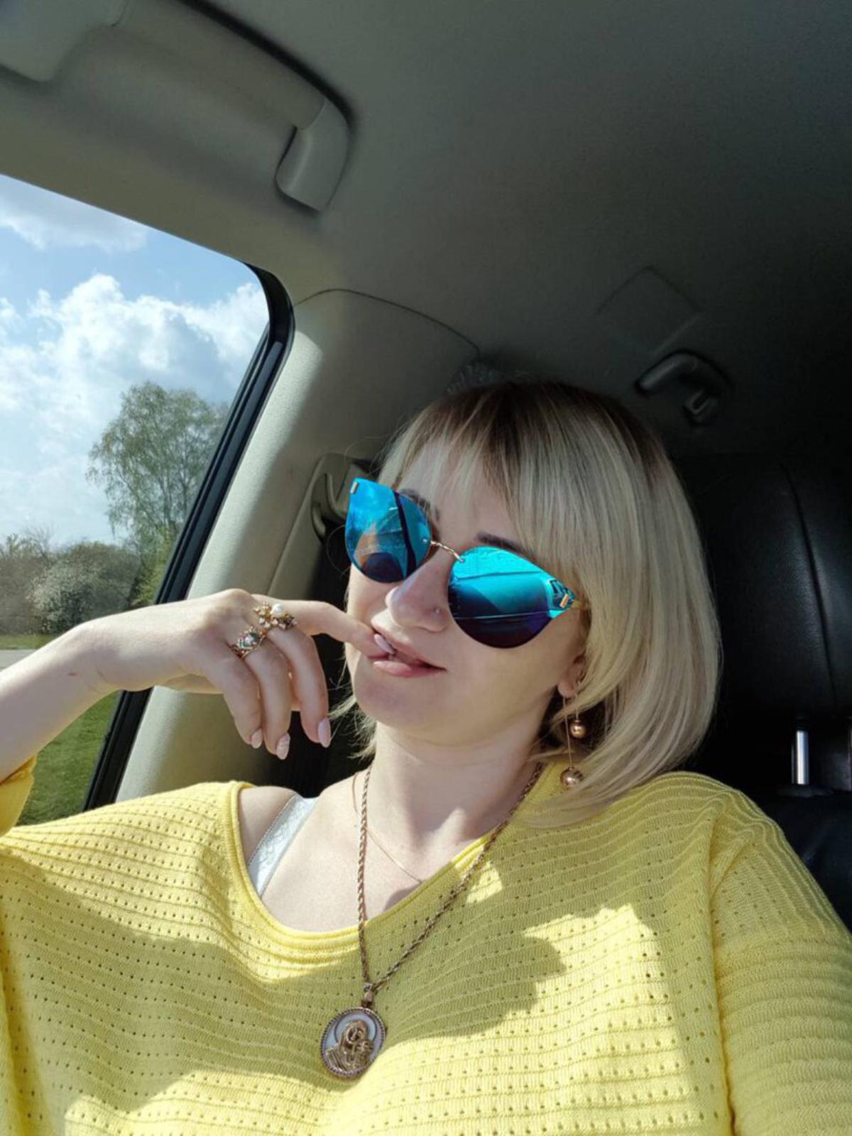 2 квартири, 3 машини і будинок придбала за рік українка Марина Корнієнко яка живе на допомогу з безробіття