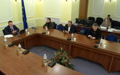 Чому засідання ТСК транслюються через особистий канал нардепа?