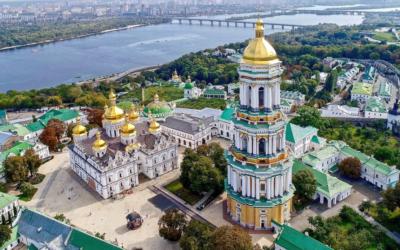 КМДА видала приписи про зупинку робіт біля Лаври після скандалу з 80-метровим ЖК