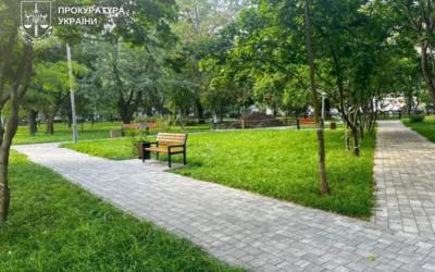 Посадовцю "Київзеленбуду" світить строк за мільйонну розтрату на ремонті скверу