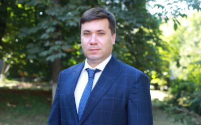 Критика «туалетних схем» на словах та підтримка у Київраді на ділі: скандали довкола лідера київських «слуг» Андрія Вітренко
