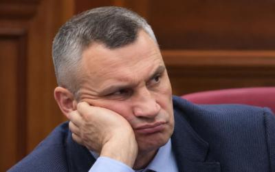 Мільйони на капітальні видатки замість армії: у Києві розгортається медійний скандал через розподіл бюджету