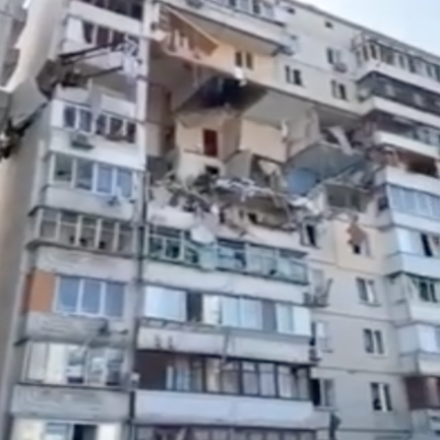 Трагедия на Позняках: Взрывом снесло четыре этажа жилого дома. Что известно на данный момент