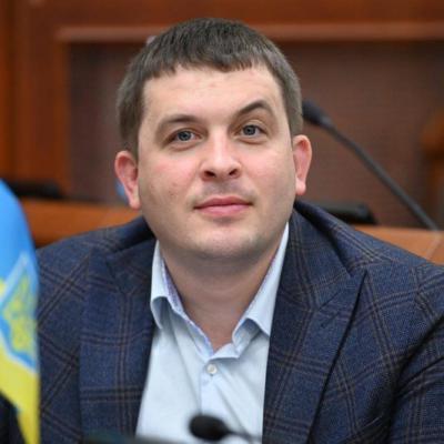 Керівнику апарату КМДА Дмитру Загуменному оголосили підозру у використанні підроблених документів для закордонних відряджень
